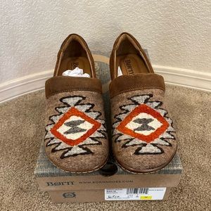 Born Shoes | Women’s 'Bailie' Clogs | Size 7 | New with Box